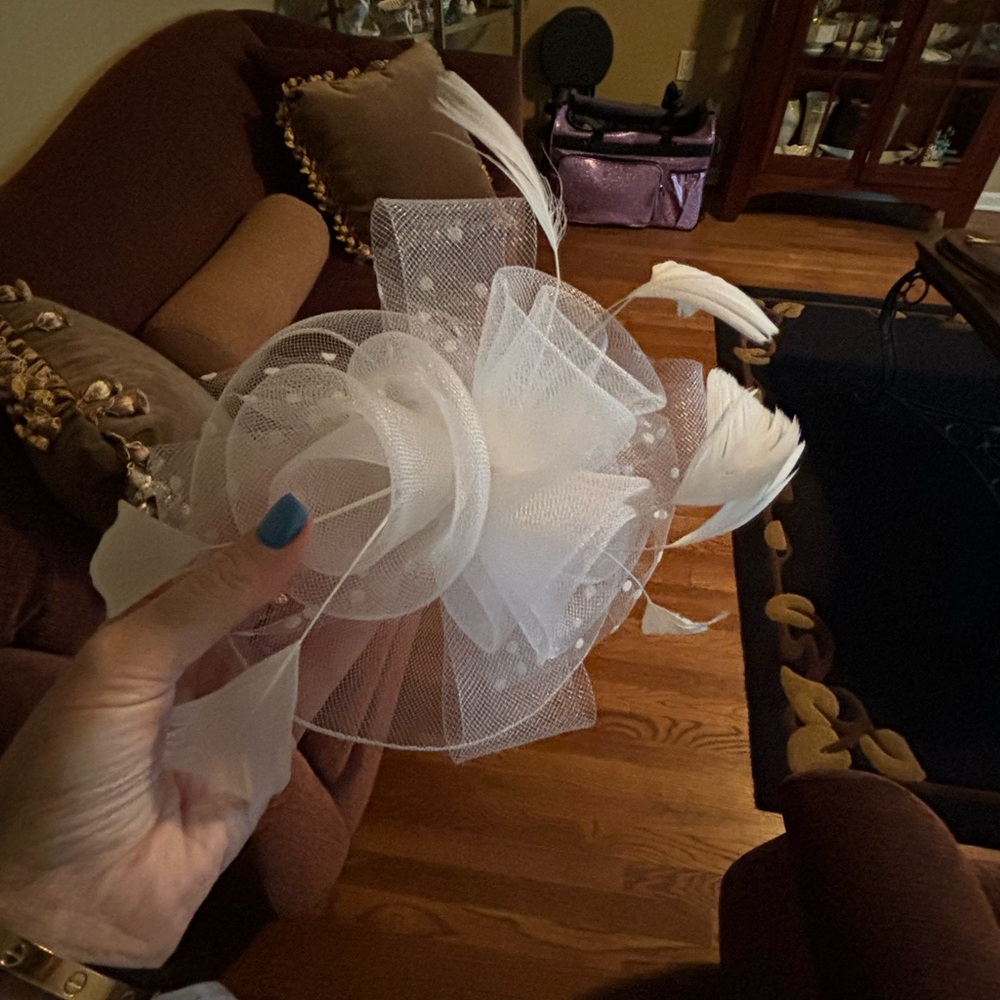 White flower clip